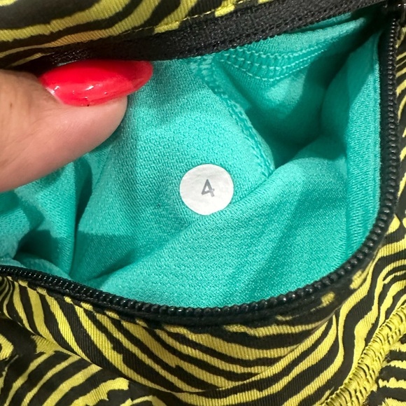 Lululemon 2016 Seawheeze Run With The Sun Crop 4 - Picture 4 of 5